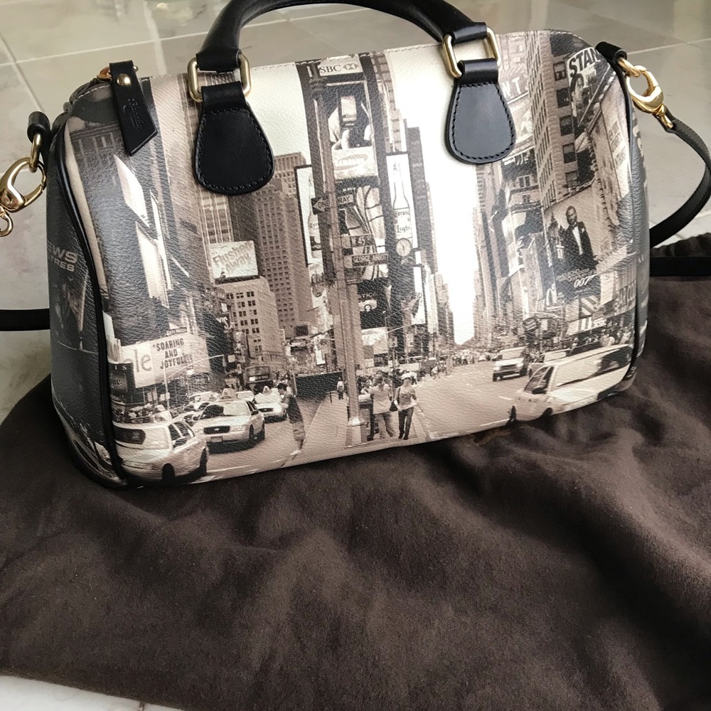 🔥BAGGHY HANDBAG🔥 - Picture 1 of 8
